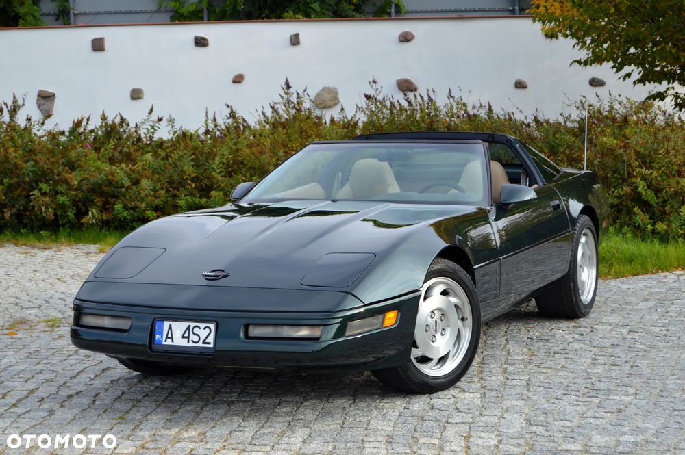 Chevrolet Corvette - 14