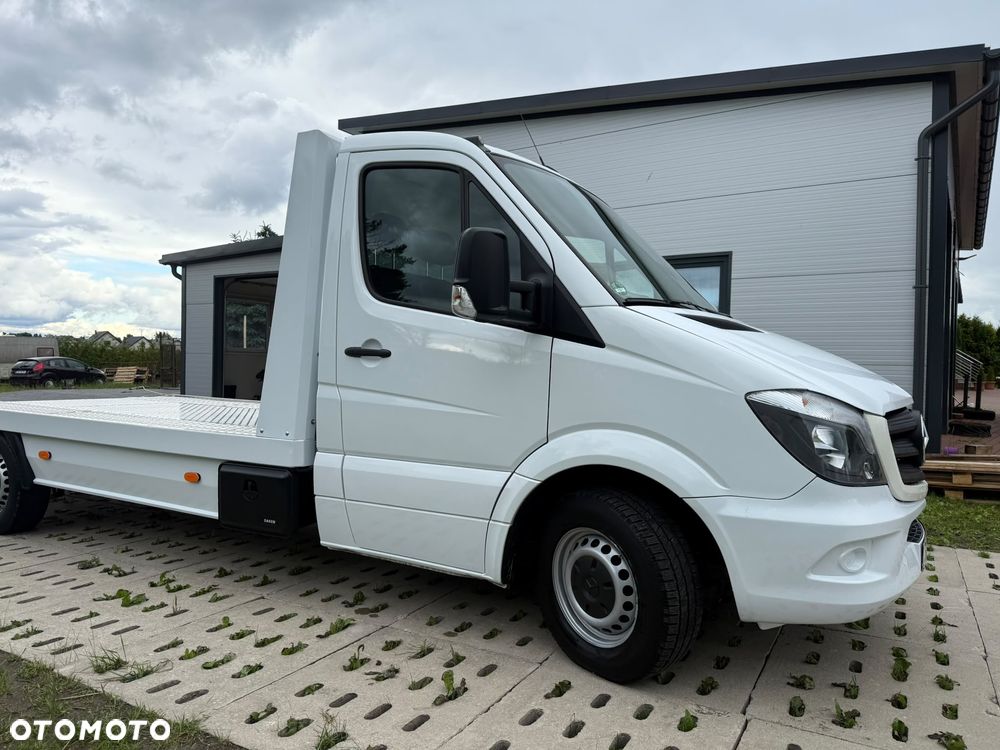 Mercedes-Benz Sprinter - 11