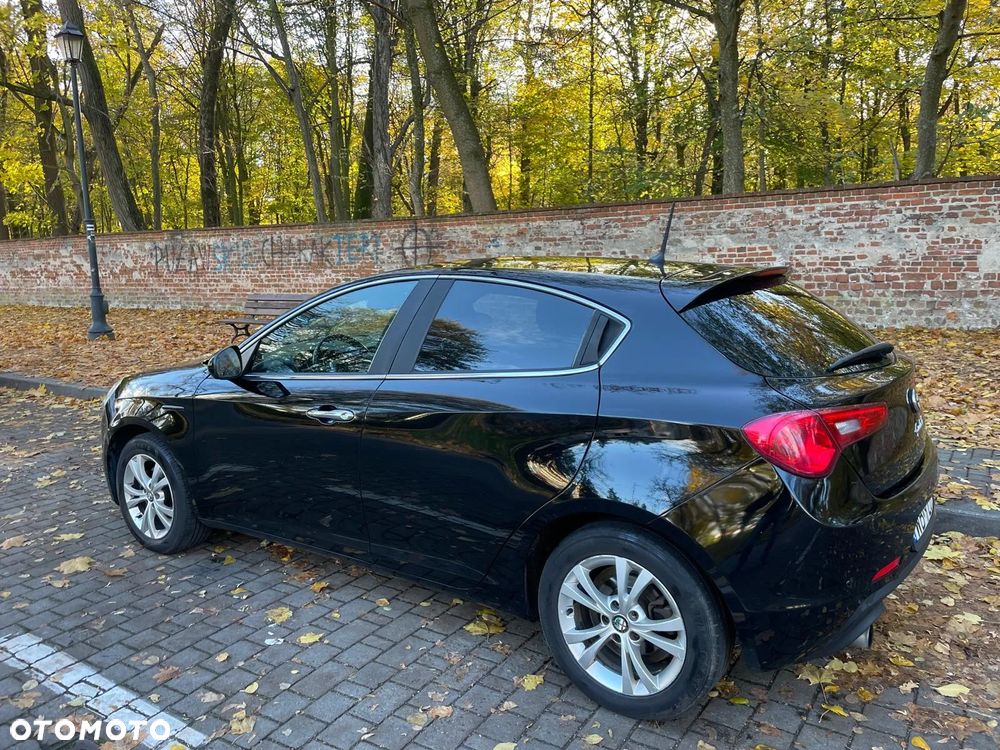 Alfa Romeo Giulietta 1.4 TB Distinctive - 6