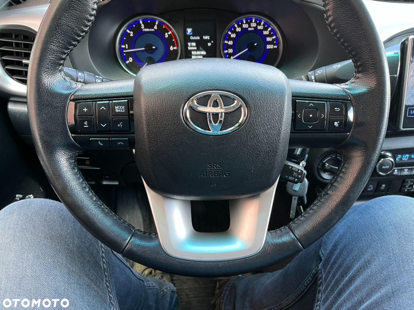 Toyota Hilux 4x4 Double Cab Autm Executive - 17