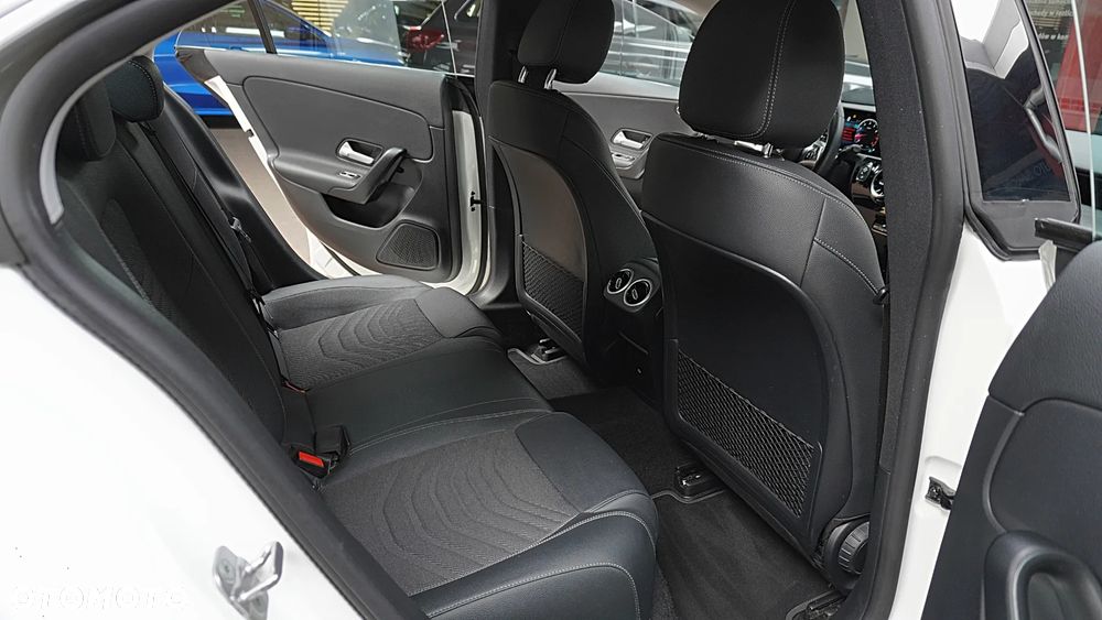 Mercedes-Benz CLA 200 7G-DCT - 14