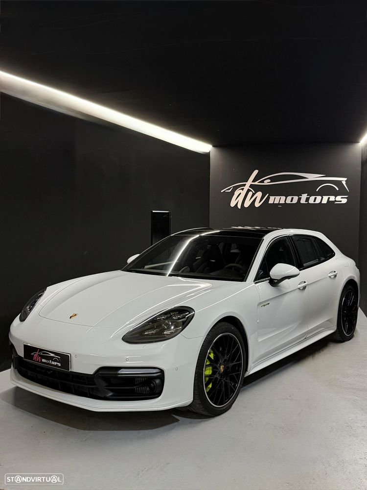Porsche Panamera Sport Turismo Turbo S E-Hybrid - 1