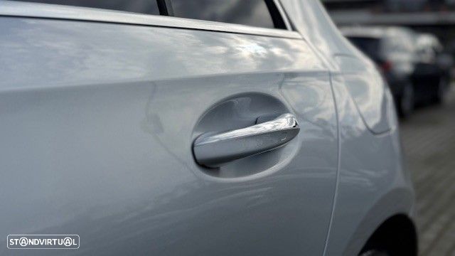 Mercedes-Benz A 250 e AMG Line - 11