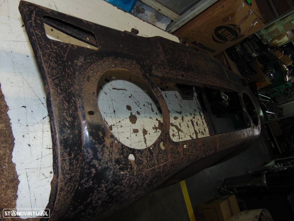 Renault 4l capot - 3