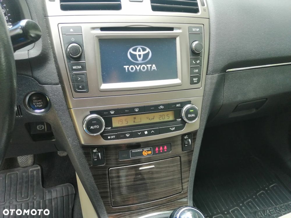 Toyota Avensis 1.8 Prestige - 12