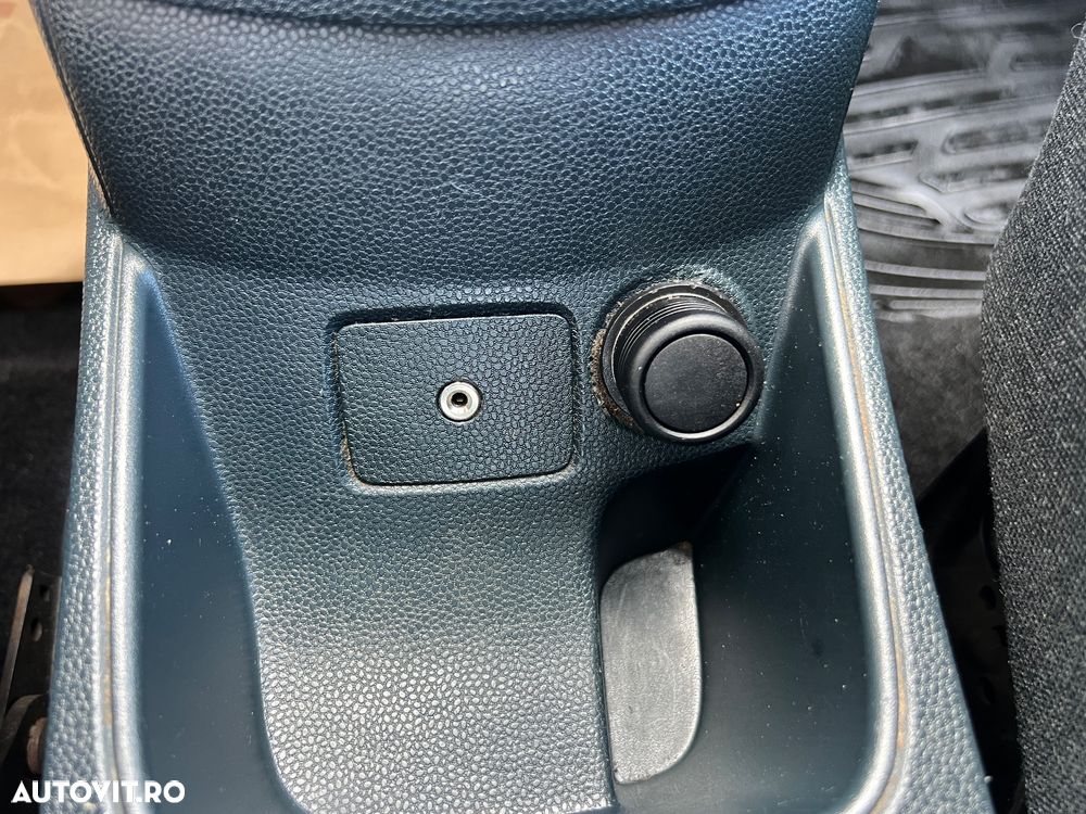 FORD Fiesta 2011 — imagine 19