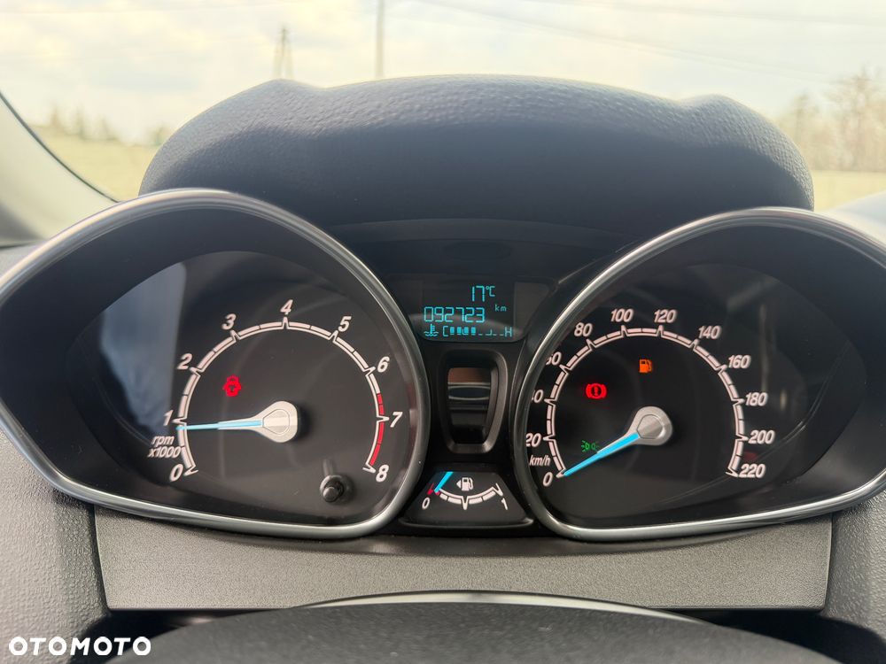 Ford Fiesta 1.0 EcoBoost S&S TITANIUM - 26