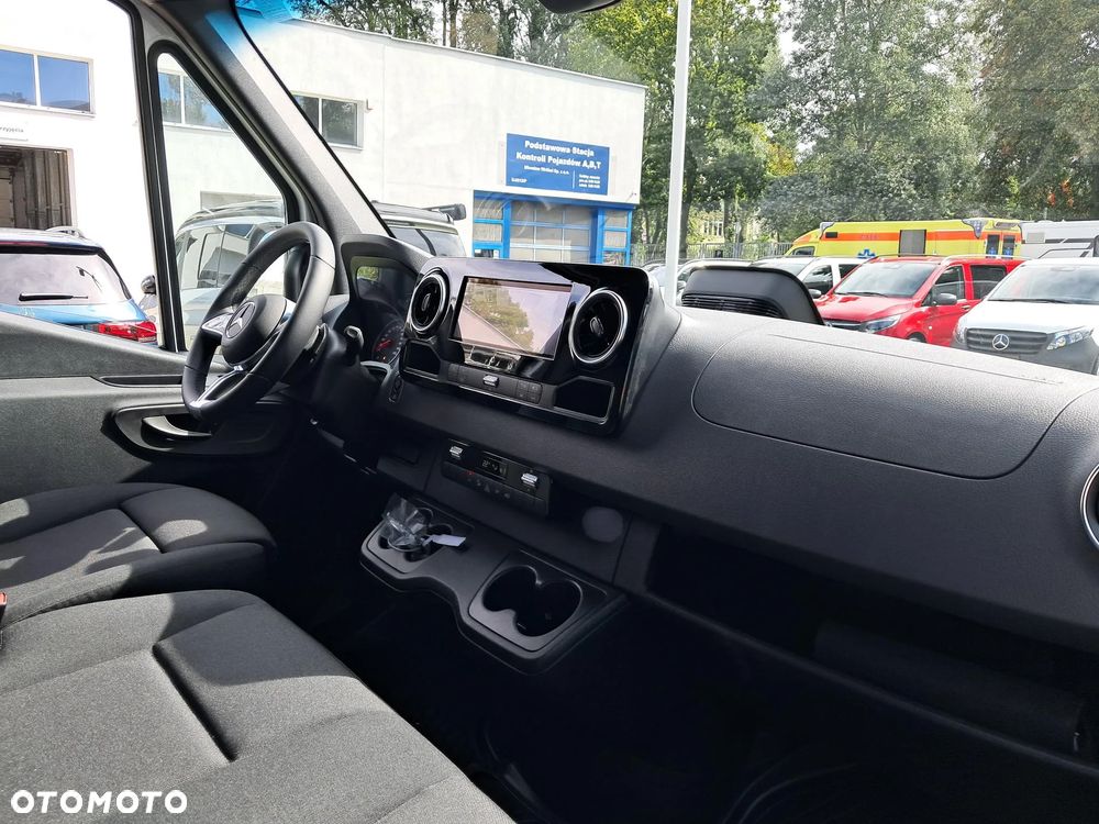 Mercedes-Benz Sprinter - 7