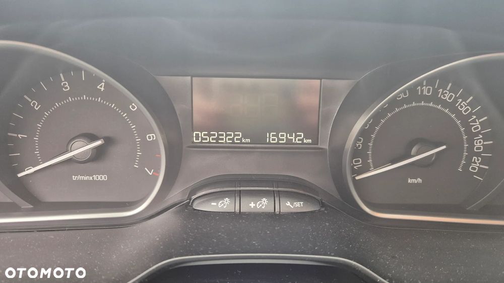 Peugeot 208 1.2 PureTech Style - 7