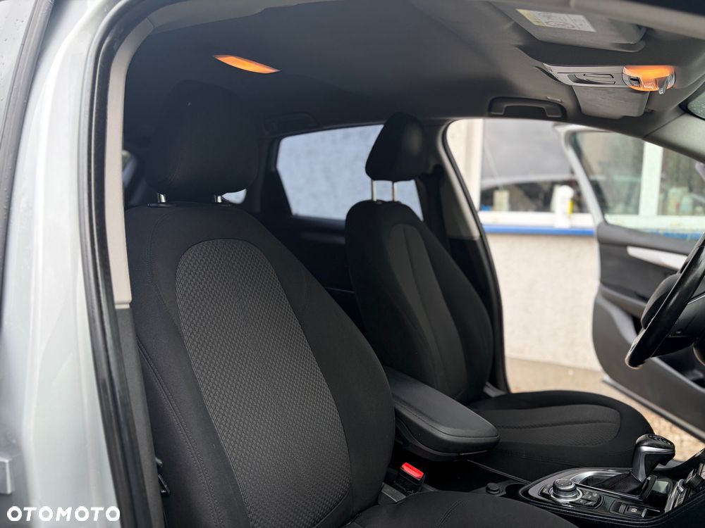 BMW Seria 2 218d - 28