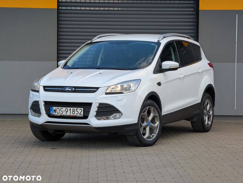 Ford Kuga 1.6 EcoBoost 2x4 Titanium - 2