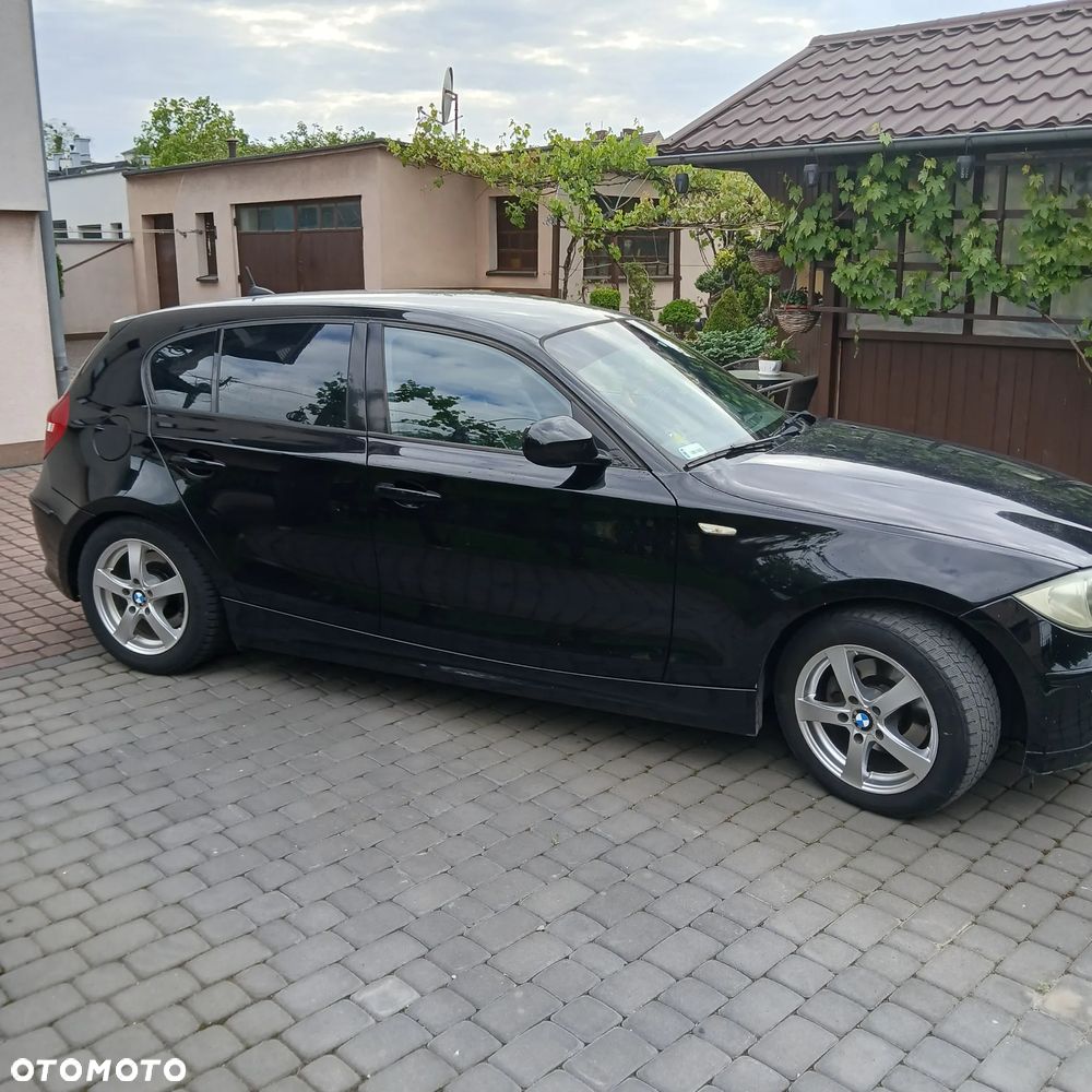 BMW Seria 1 118d DPF - 12