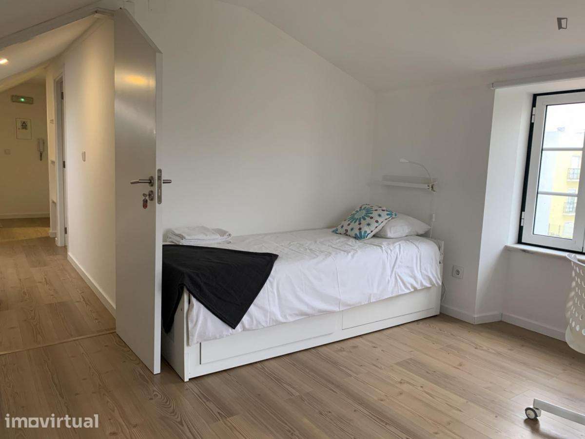 Quarto - localizado em Setubal - Grande imagem: 2/8