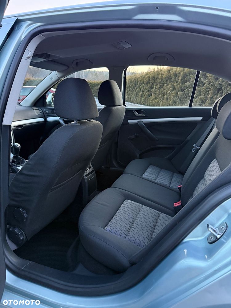 Skoda Octavia 1.8 TSI Ambiente - 6