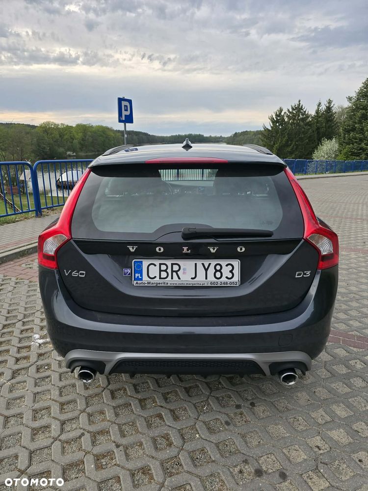 Volvo V60 D3 R-Design - 7
