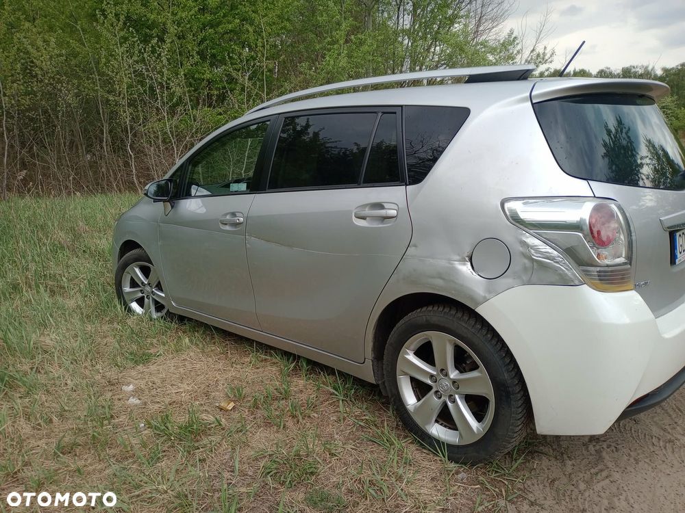 Toyota Verso 2.0 D-4D Premium - 8