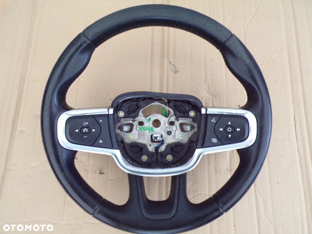 KIEROWNICA VOLVO XC40 - 1