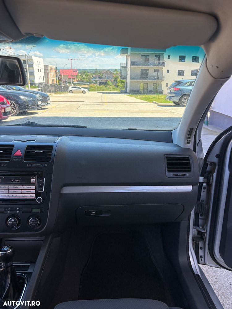 Volkswagen Golf - 11