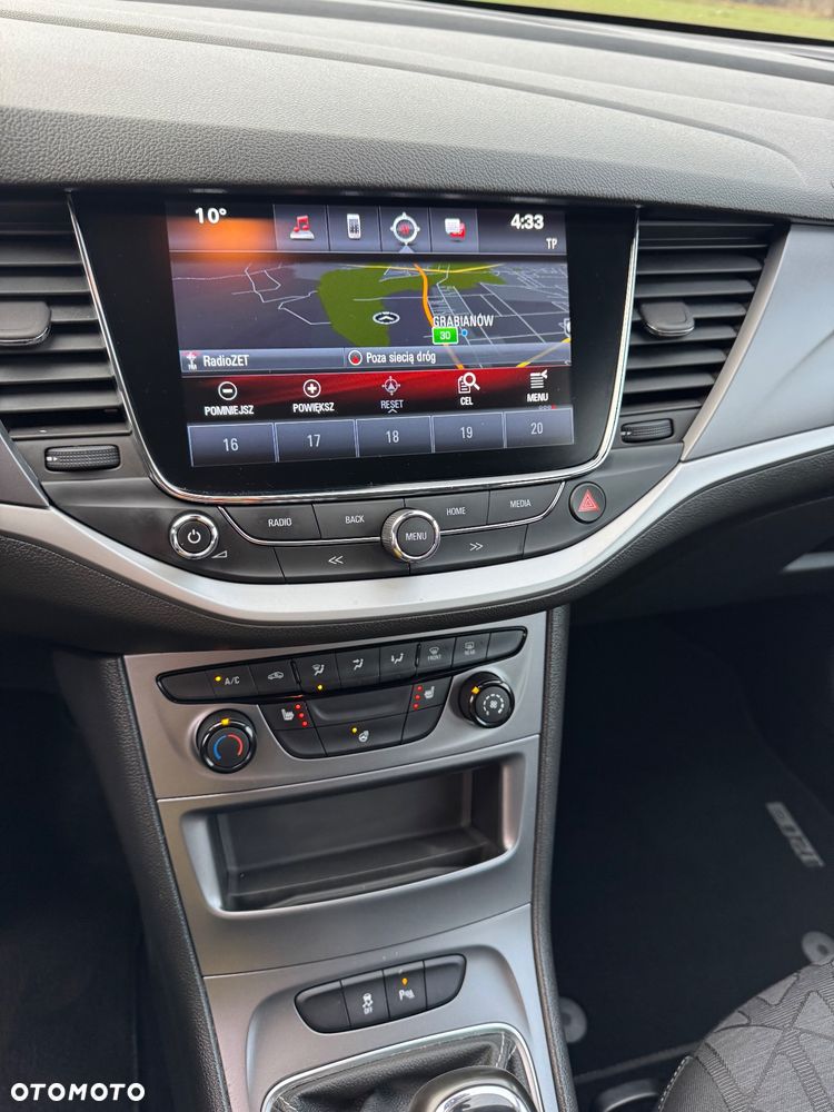 Opel Astra 1.4 Turbo 120 Jahre - 17