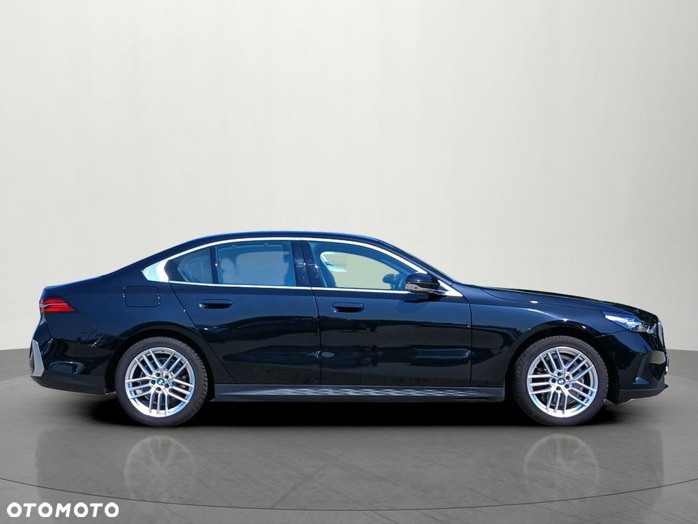 BMW Seria 5 520d xDrive mHEV - 6