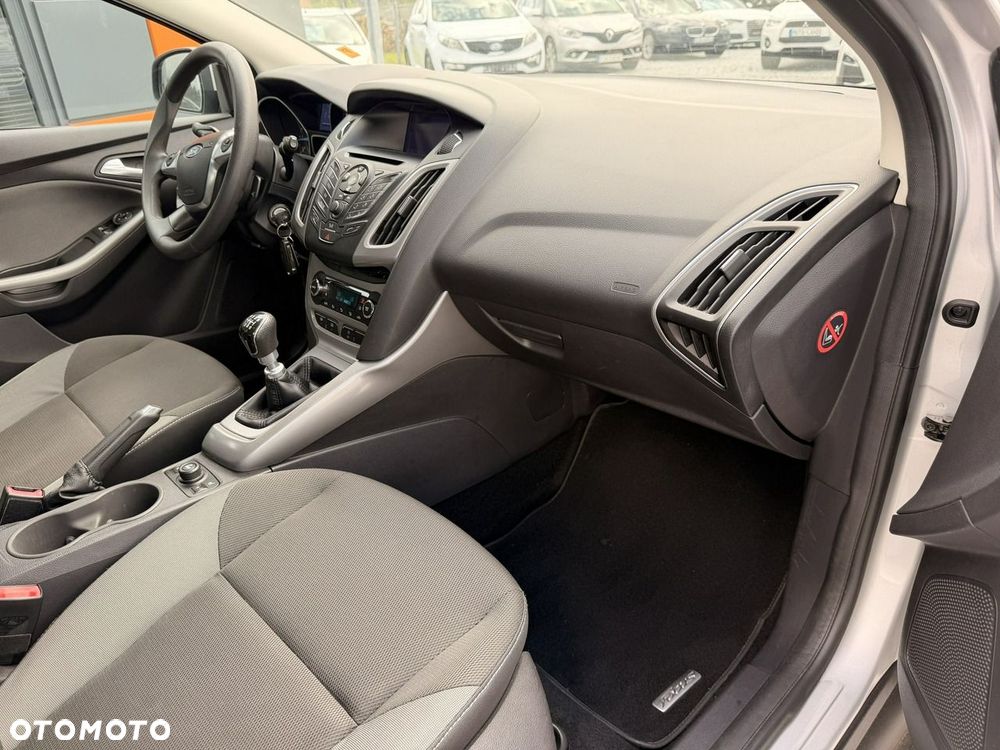 Ford Focus 1.6 TDCi DPF SYNC Edition - 15