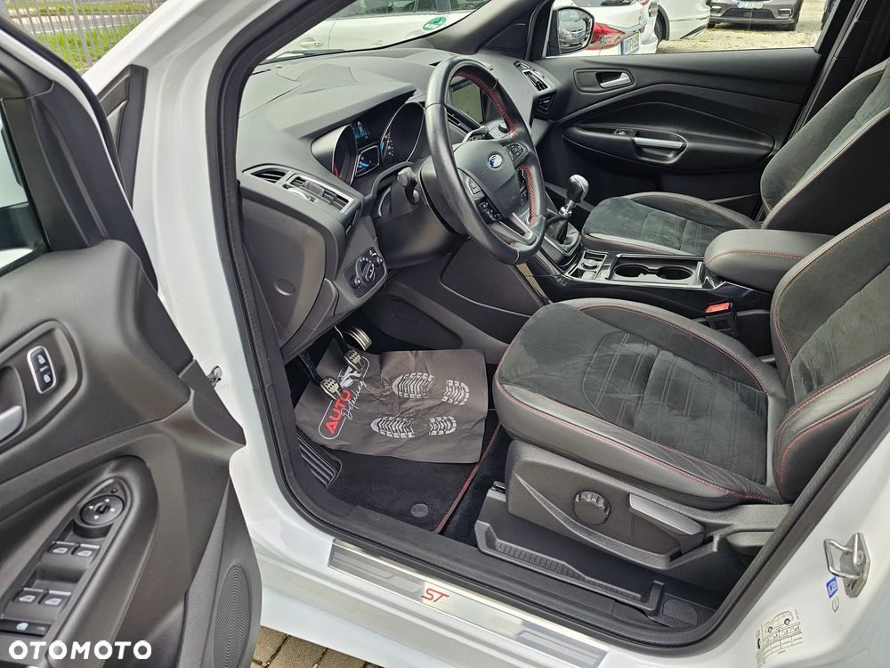 Ford Kuga 1.5 EcoBoost 2x4 ST-Line - 18