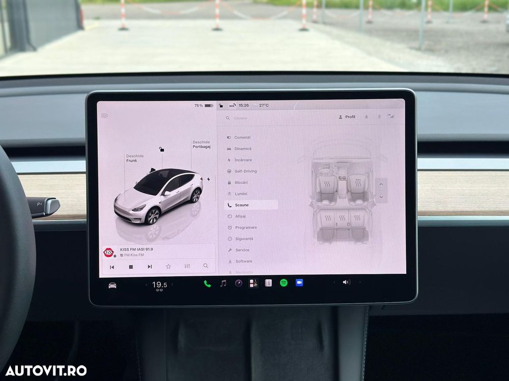 Tesla Model Y Long Range Dual Motor AWD - 28