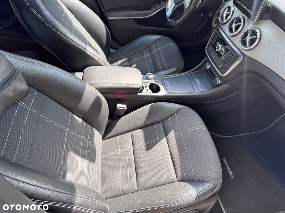 Mercedes-Benz GLA 220 d 4Matic 7G-DCT StreetStyle - 18