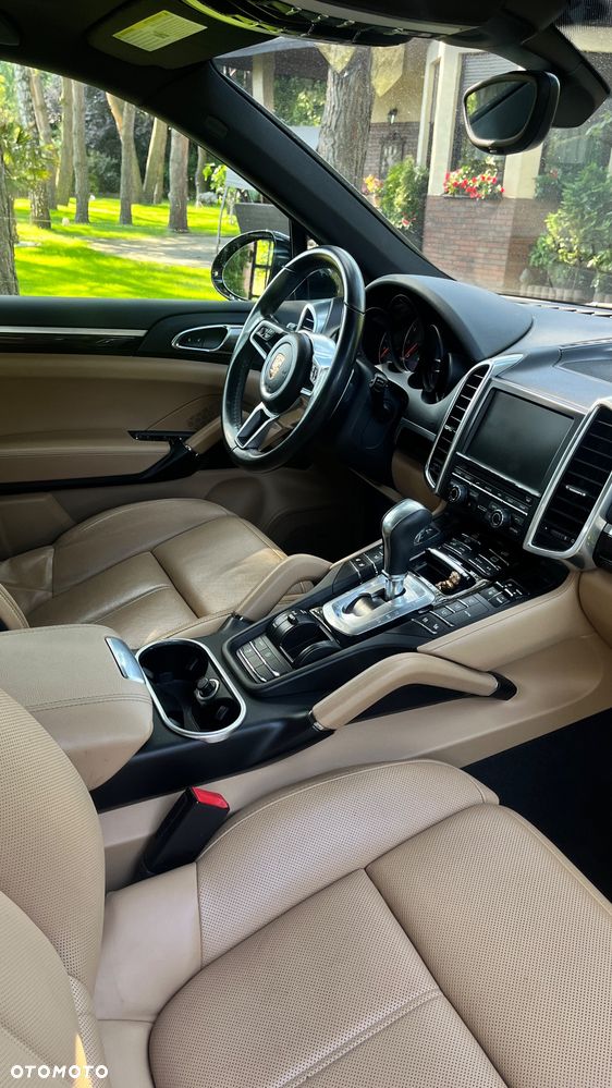 Porsche Cayenne - 13