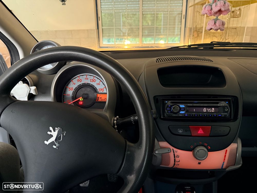 Peugeot 107 1.0 Urban — fotografia 10
