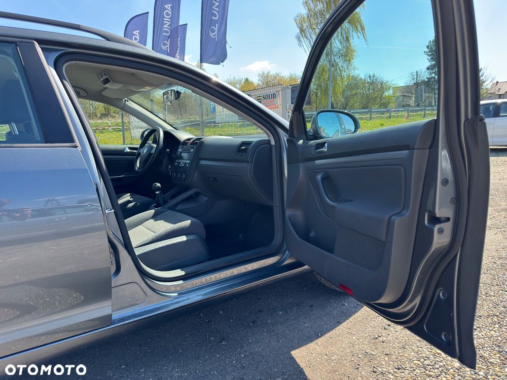 Volkswagen Golf 1.9 TDI DPF Comfortline - 23