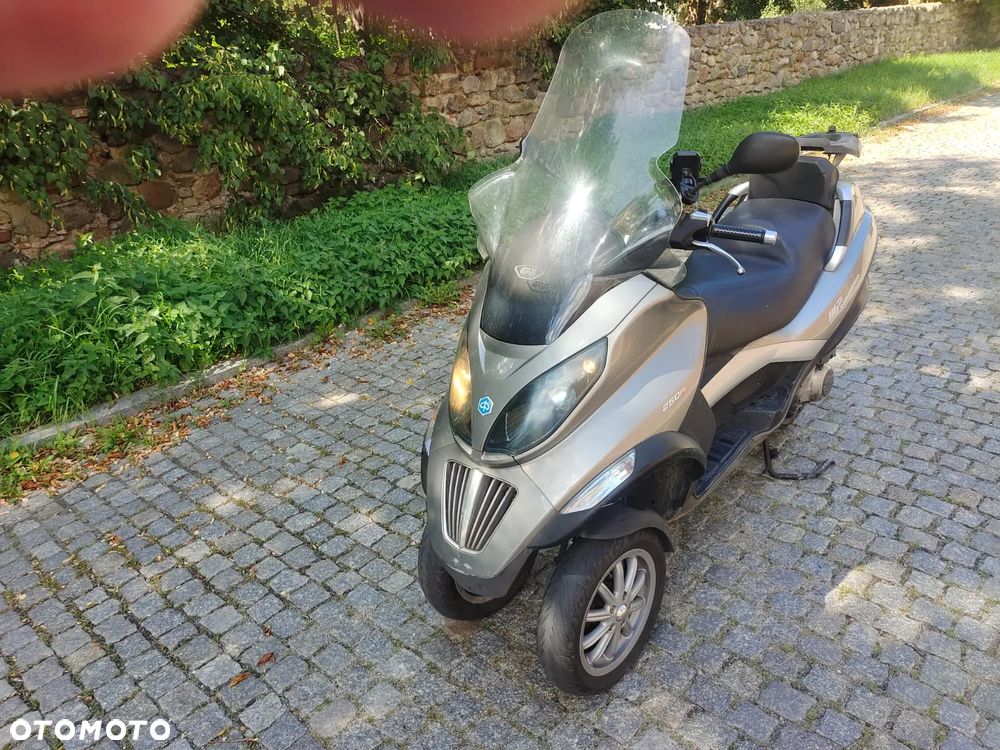 Piaggio MP-3 - 9