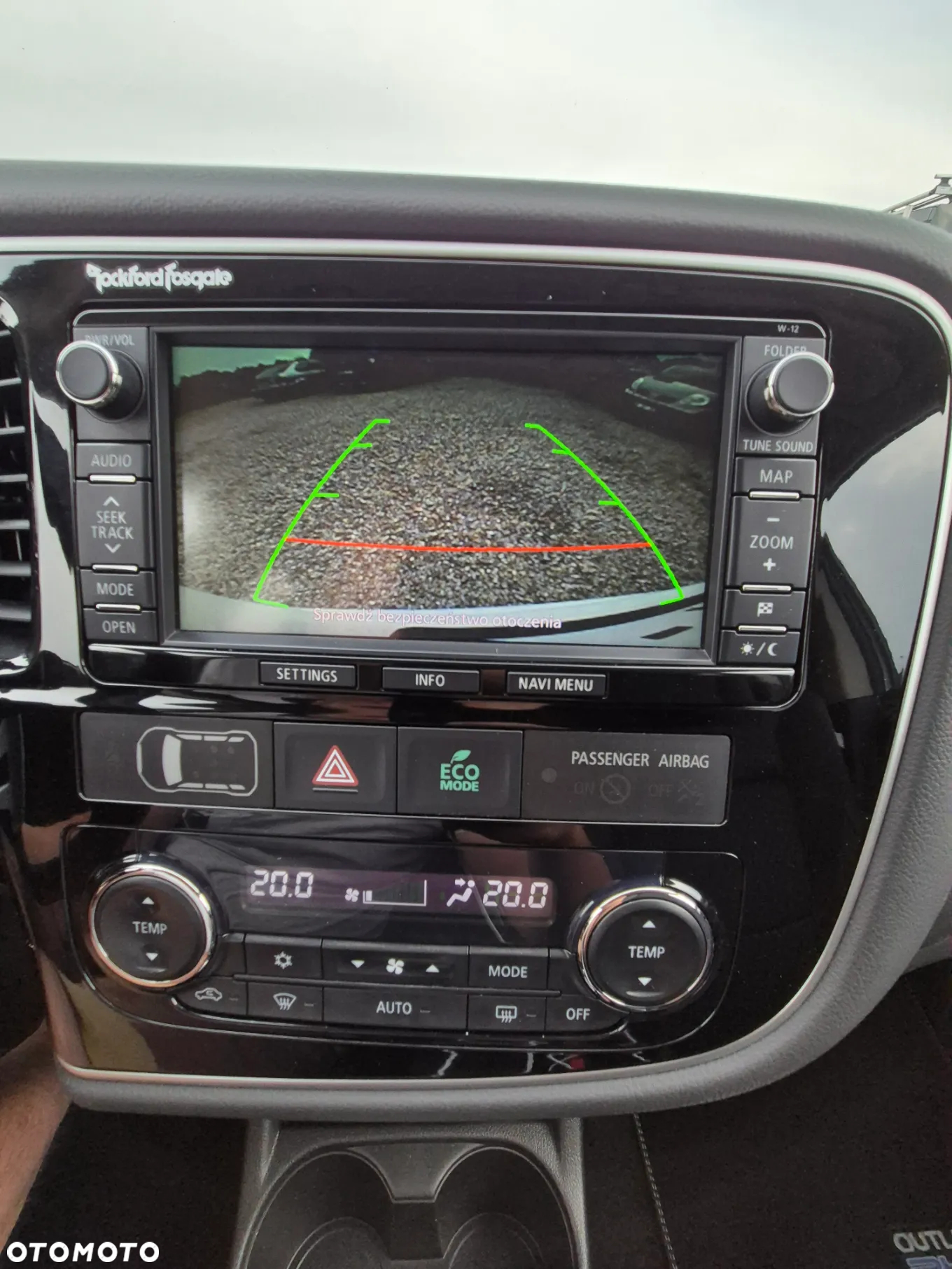 Mitsubishi Outlander 2.0 4WD Plug-In Hybrid - 35