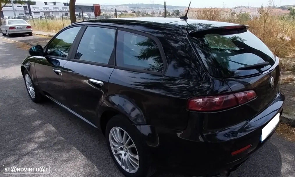 Alfa Romeo 159 Sportwagon 1.9 JTDm 8V Executiva - 19