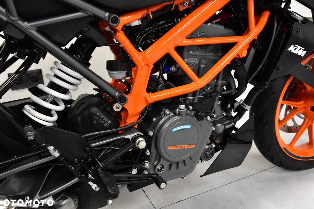 KTM Duke 125 - 23