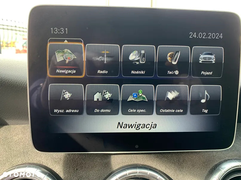 Mercedes-Benz CLA 180 AMG Line - 23