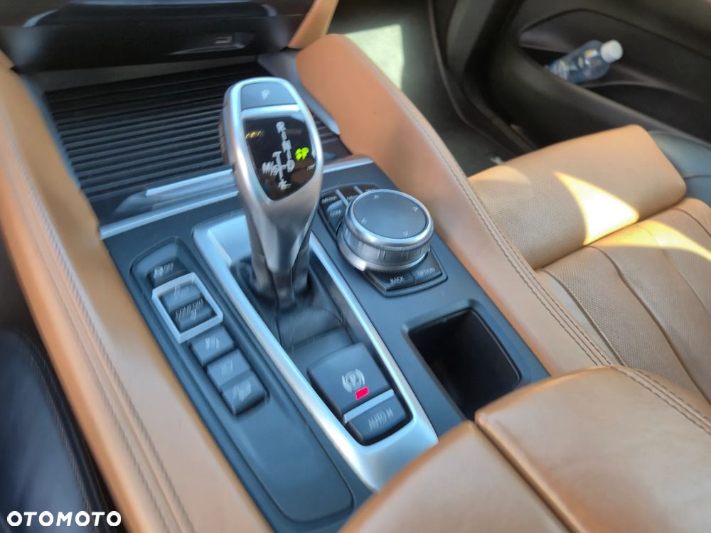 BMW X6 xDrive50i - 24