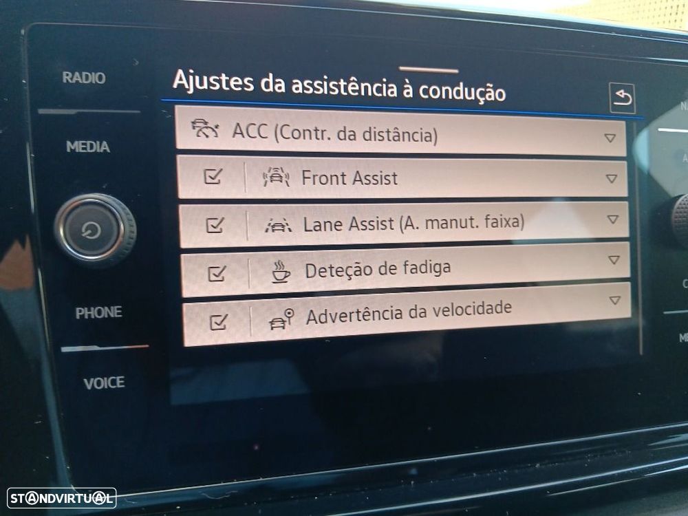 VW T-Roc 2.0 TDI R-Line DSG - 25