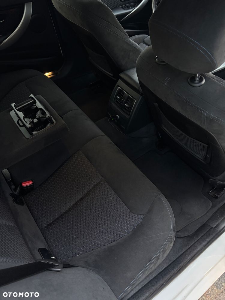 BMW Seria 3 320d xDrive M Sport Shadow - 14
