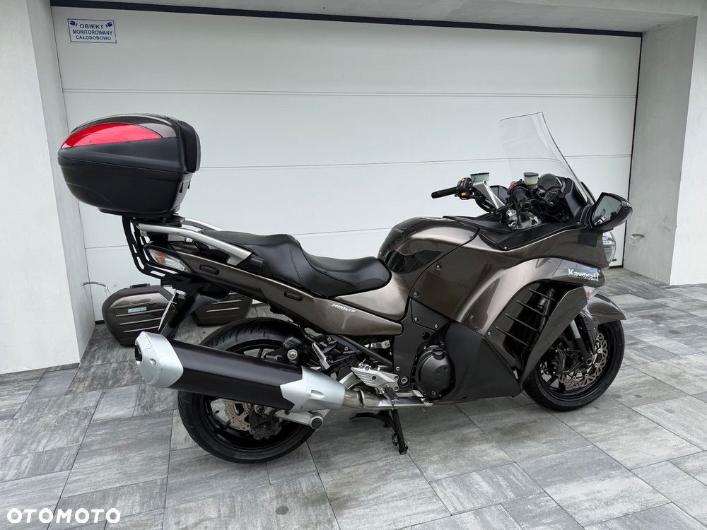 Kawasaki GTR - 11