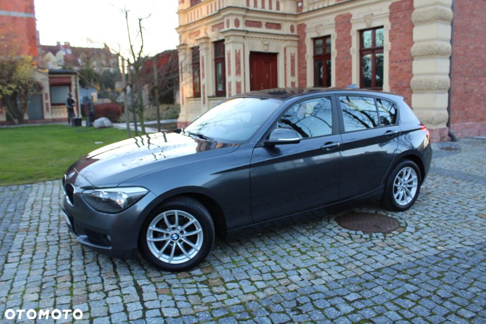 BMW Seria 1 116d Sport Line - 7
