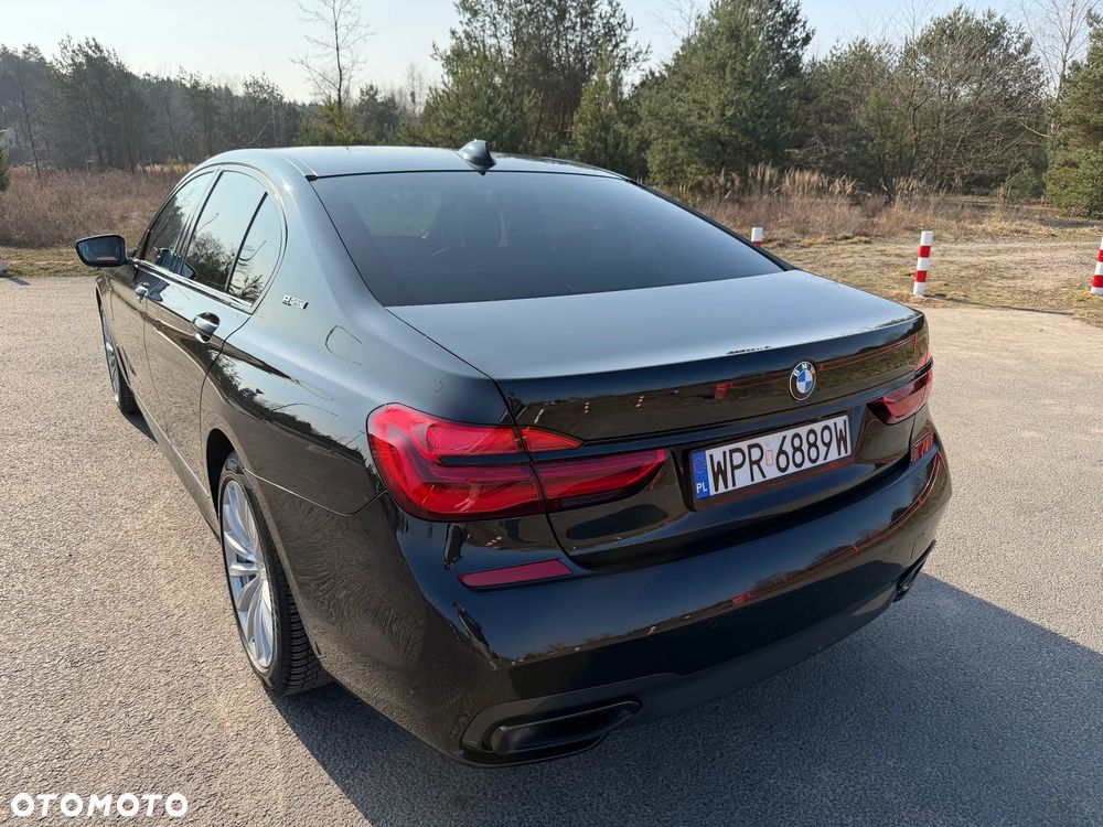 BMW Seria 7 740e iPerformance - 13