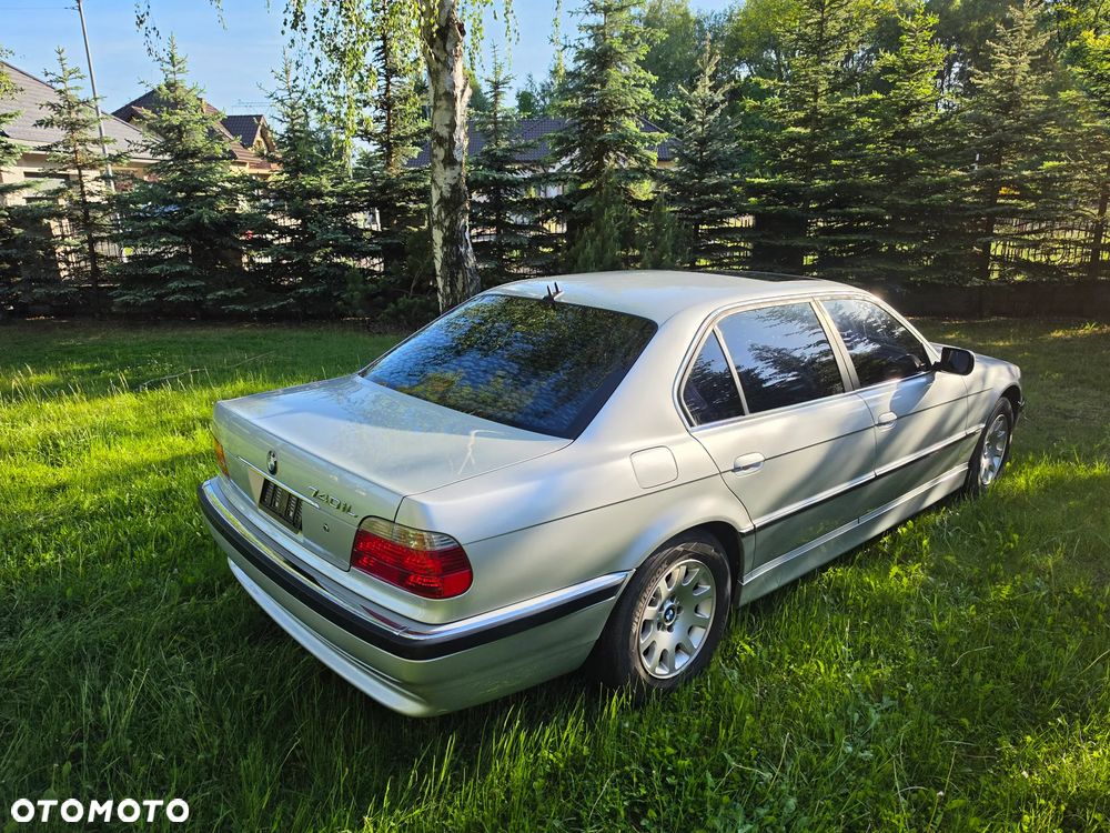 BMW Seria 7 740iL - 9