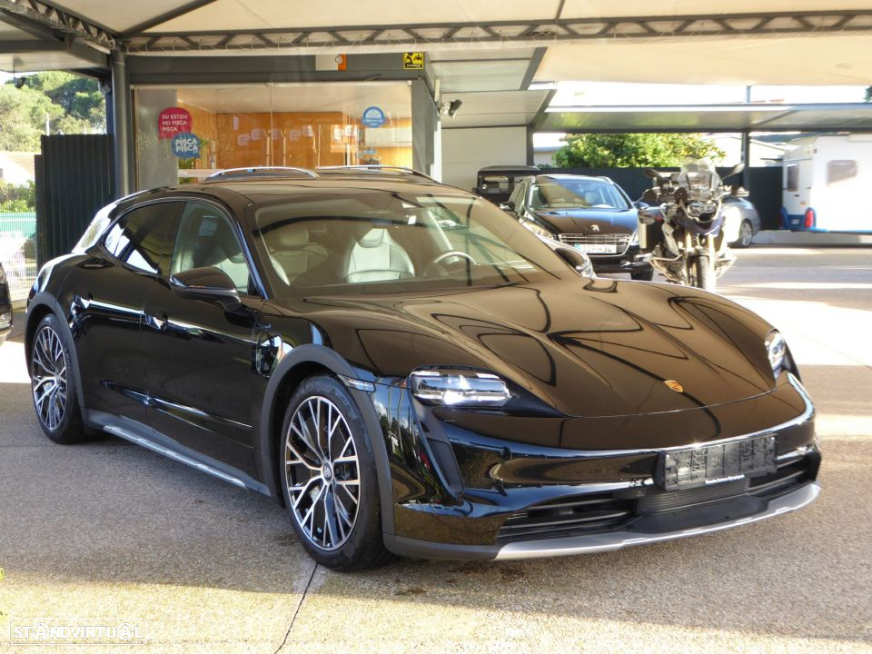 Porsche Taycan Cross Turismo 4 - 2