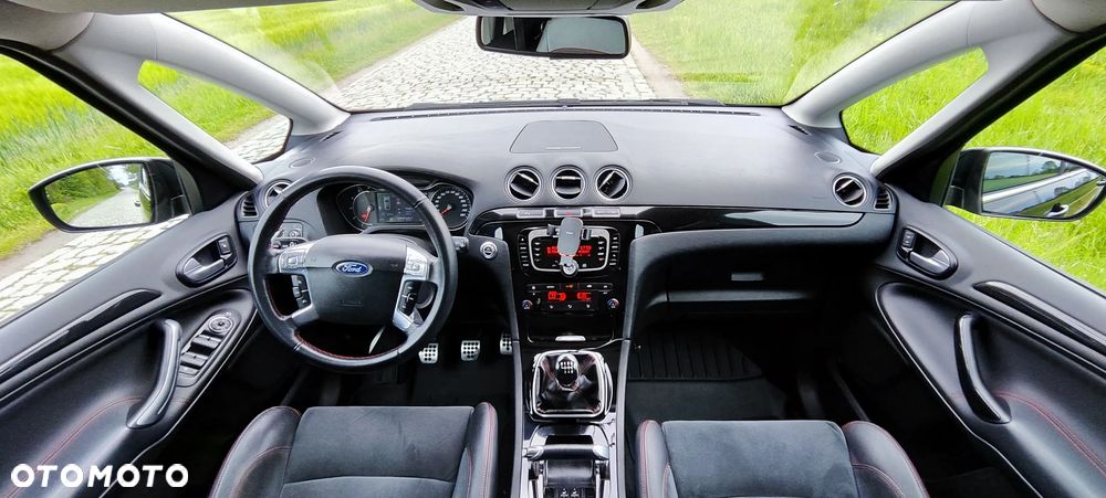 Ford S-Max - 36