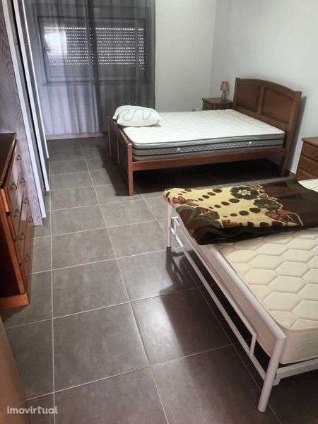 Aluga-se apartamento T2 - Grande imagem: 2/5