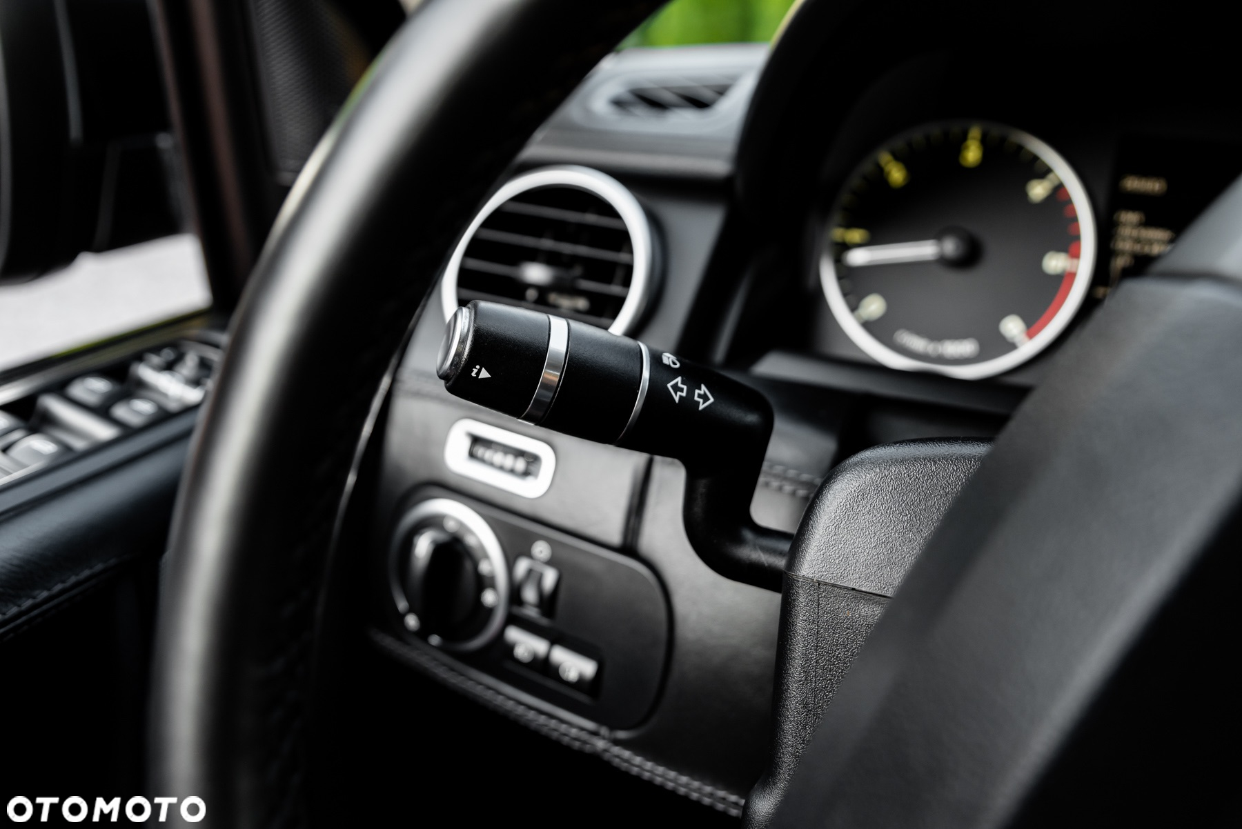 Land Rover Discovery SD V6 HSE - 32