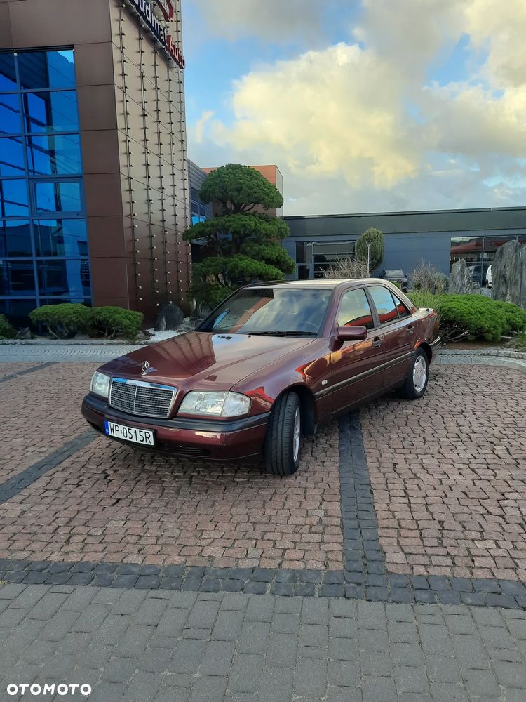 Mercedes-Benz Klasa C 200 Elegance - 9