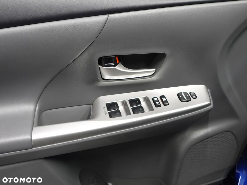 Toyota Prius (Hybrid) - 18