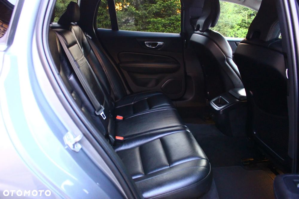 Volvo V60 B3 B DKG Inscription - 34